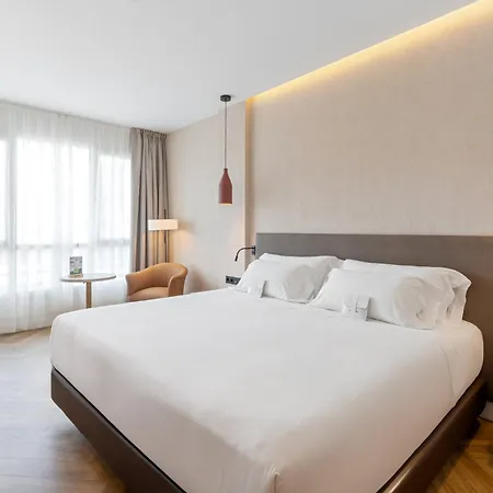 Отель Sercotel Hmo Martina Гранада