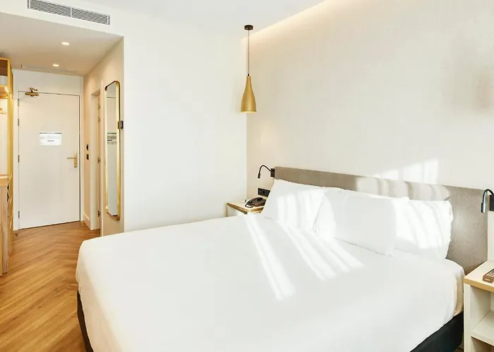 מלון Sercotel Hmo Martina גרנדה