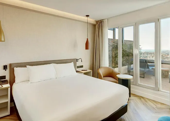 מלון Sercotel Hmo Martina גרנדה