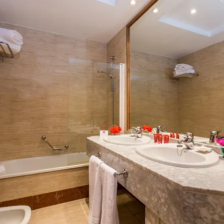 Leonardo 4* Granada