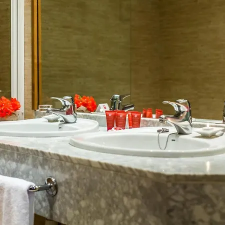 Hotel Leonardo 4*