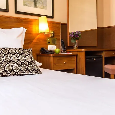 Leonardo Hotel Granada