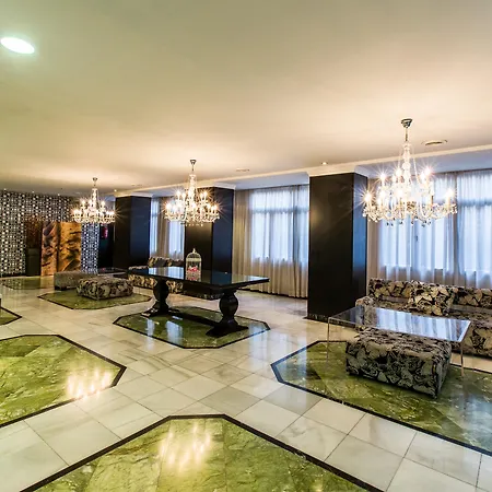 Leonardo Hotel Granada